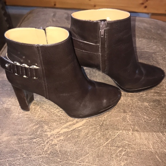 Worn once! Nine West Brown Platform Booties, 8M - Picture 3 of 8